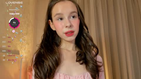 Snapshot of plusvibe chatting on 3, 12, 2024 Sophie online show from 3, 12, 2024