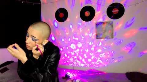   online show from 18, 12, 2024