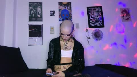    online show from 18, 11, 2025