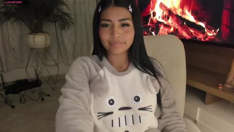 Snapshot of pocahontas_cute chatting on 25, 1, 2025 Nicole online show from 25, 1, 2025