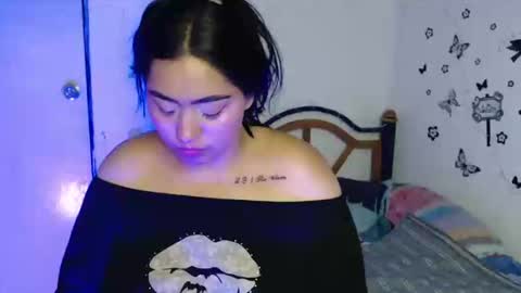 Snapshot of pocahontas_hall chatting on 11, 3, 2025 Lily online show from 11, 3, 2025