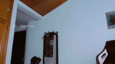 Snapshot of poeeticaa_ chatting on 4, 2, 2025 IG ipoetica online show from 4, 2, 2025