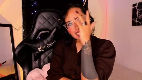 Willow                      Hours 12pm to 630pm Colombian time FRIDAY AND SUNDAY FREE DAYS online show from 28, 1, 2025