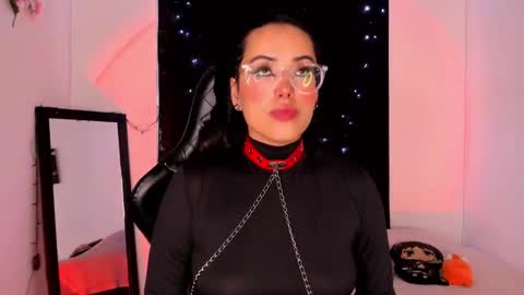 Willow                      Hours 12pm to 630pm Colombian time FRIDAY AND SUNDAY FREE DAYS online show from 5, 2, 2025