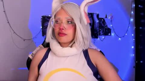 Willow                      Hours 12pm to 630pm Colombian time FRIDAY AND SUNDAY FREE DAYS online show from 22, 11, 2025