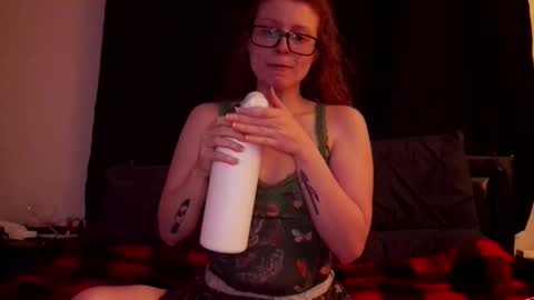 poisonivyy95 online show from 22, 3, 2026