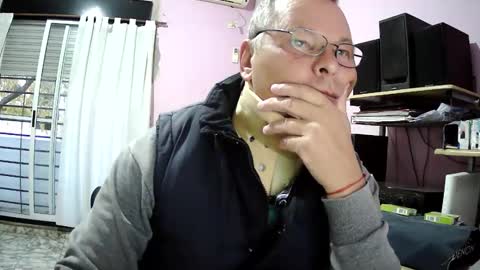 Snapshot of pol22010 chatting on 9, 5, 2026 Polako online show from 9, 5, 2026
