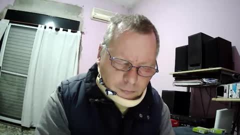 Snapshot of pol22010 chatting on 20, 5, 2026 Polako online show from 20, 5, 2026