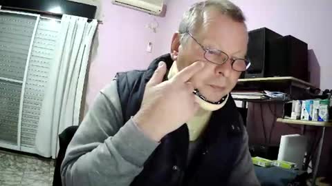 Snapshot of pol22010 chatting on 25, 5, 2026 Polako online show from 25, 5, 2026