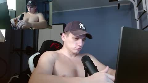 Snapshot of poliglotjoe2 chatting on 8, 1, 2026 Poliglotjoe2 online show from 8, 1, 2026