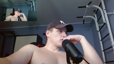 Snapshot of poliglotjoe2 chatting on 12, 1, 2026 Poliglotjoe2 online show from 12, 1, 2026