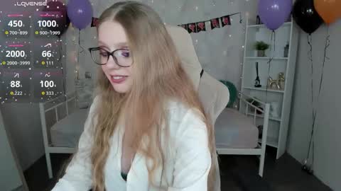 Polly  online show from 4, 11, 2025