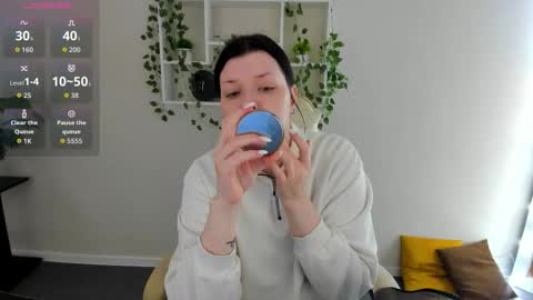 Snapshot of polly__mayer chatting on 14, 11, 2025 Polly online show from 14, 11, 2025