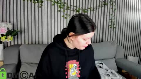 Snapshot of polly__mayer chatting on 16, 11, 2025 Polly online show from 16, 11, 2025