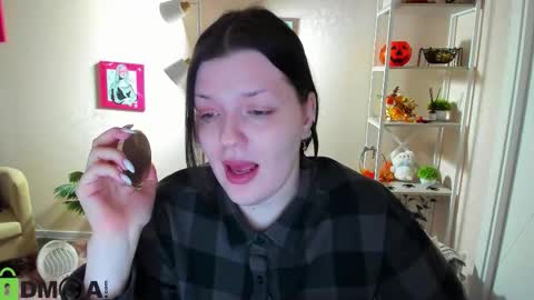 Snapshot of polly__mayer chatting on 18, 11, 2025 Polly online show from 18, 11, 2025