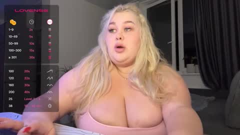 polly_cuteee online show from 21, 10, 2025