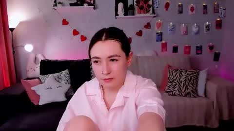 Snapshot of polly_pop_ chatting on 10, 6, 2026 Polly online show from 10, 6, 2026