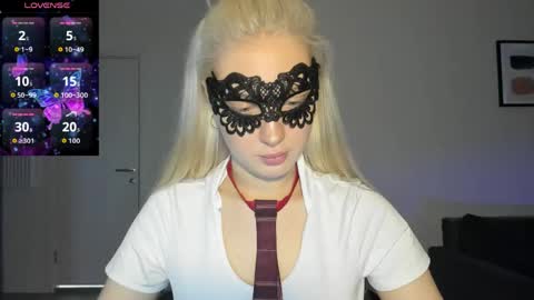 Snapshot of polly_skil chatting on 9, 6, 2026 polly_skil online show from 9, 6, 2026