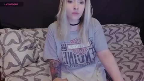 Snapshot of polly_wow chatting on 7, 7, 2026 Polly online show from 7, 7, 2026