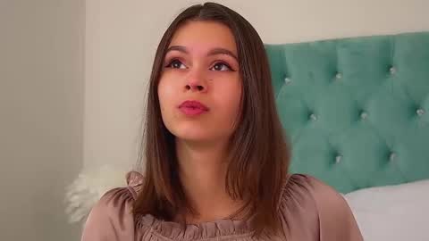 Snapshot of pollylanders chatting on 1, 2, 2026 Polly online show from 1, 2, 2026