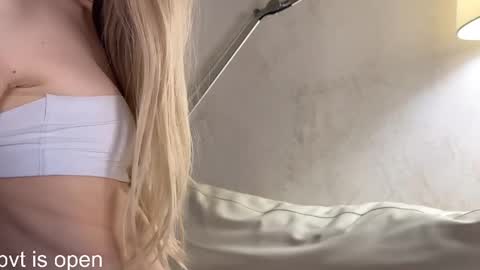 Adele online show from 15, 2, 2025