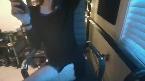 porcelain_tears01 online show from 22, 10, 2025