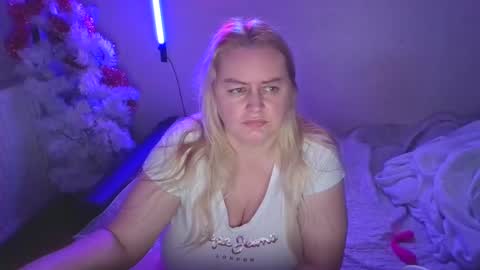 MelissOfficial online show from 10, 1, 2025