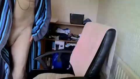 Snapshot of poshman65 chatting on 18, 11, 2025 poshman65 online show from 18, 11, 2025