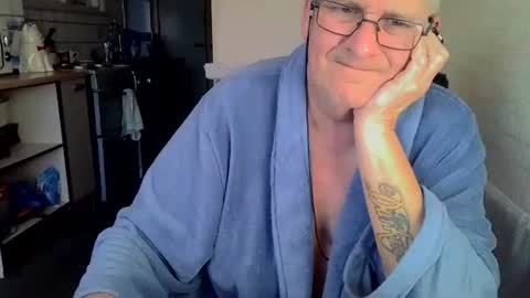 Snapshot of poshman65 chatting on 21, 11, 2025 poshman65 online show from 21, 11, 2025