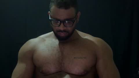 Snapshot of powerdmuscle chatting on 7, 4, 2026 powerdmuscle online show from 7, 4, 2026