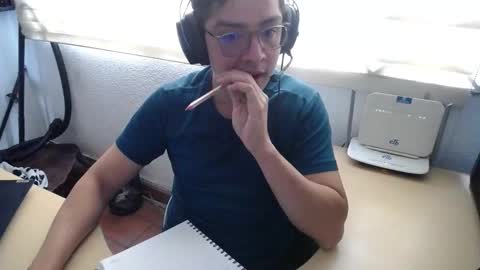 Snapshot of powerfulzeus2 chatting on 16, 9, 2025 powerfulzeus2 online show from 16, 9, 2025