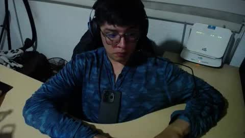 Snapshot of powerfulzeus2 chatting on 18, 9, 2025 powerfulzeus2 online show from 18, 9, 2025