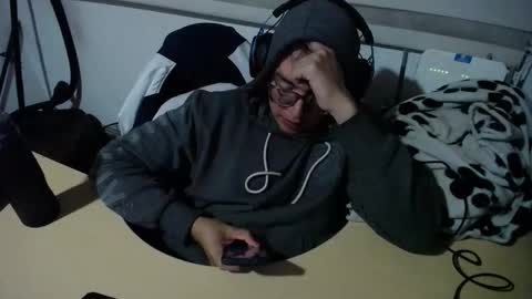 Snapshot of powerfulzeus2 chatting on 20, 9, 2025 powerfulzeus2 online show from 20, 9, 2025