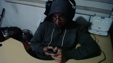 Snapshot of powerfulzeus2 chatting on 24, 9, 2025 powerfulzeus2 online show from 24, 9, 2025