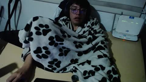 Snapshot of powerfulzeus2 chatting on 28, 9, 2025 powerfulzeus2 online show from 28, 9, 2025