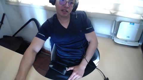 Snapshot of powerfulzeus2 chatting on 6, 10, 2025 powerfulzeus2 online show from 6, 10, 2025