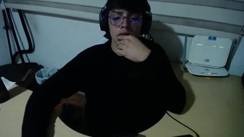 Snapshot of powerfulzeus2 chatting on 16, 10, 2025 powerfulzeus2 online show from 16, 10, 2025