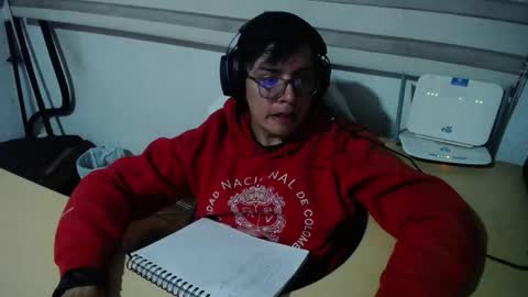 Snapshot of powerfulzeus2 chatting on 17, 10, 2025 powerfulzeus2 online show from 17, 10, 2025