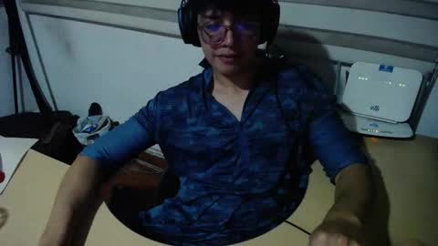 Snapshot of powerfulzeus2 chatting on 22, 10, 2025 powerfulzeus2 online show from 22, 10, 2025