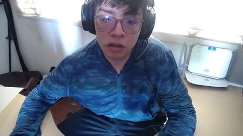 Snapshot of powerfulzeus2 chatting on 22, 10, 2025 powerfulzeus2 online show from 22, 10, 2025