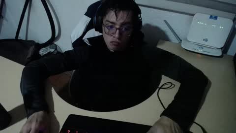 Snapshot of powerfulzeus2 chatting on 1, 11, 2025 powerfulzeus2 online show from 1, 11, 2025