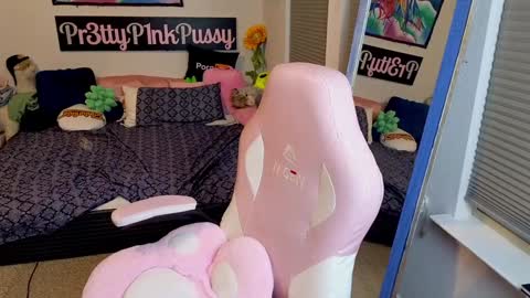 Snapshot of pr3ttyp1nkpussy chatting on 31, 10, 2025 Evangeline Eva Darling online show from 31, 10, 2025