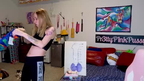 Snapshot of pr3ttyp1nkpussy chatting on 8, 1, 2026 Evangeline Eva Darling online show from 8, 1, 2026