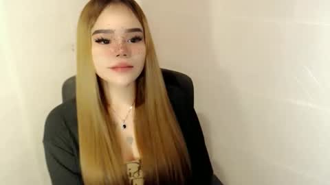 MAXXINE online show from 4, 4, 2026