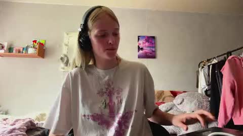 Snapshot of preciousbernmen chatting on 9, 7, 2026 Lisa online show from 9, 7, 2026