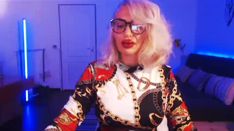 Snapshot of preggyhotmommy chatting on 11, 12, 2024 Victoria online show from 11, 12, 2024