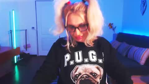 Snapshot of preggyhotmommy chatting on 2, 1, 2025 Victoria online show from 2, 1, 2025