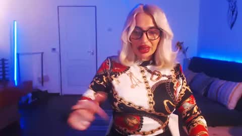 Snapshot of preggyhotmommy chatting on 11, 1, 2025 Victoria online show from 11, 1, 2025