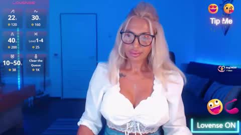 Snapshot of preggyhotmommy chatting on 13, 9, 2025 Victoria online show from 13, 9, 2025