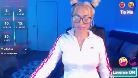 Snapshot of preggyhotmommy chatting on 15, 11, 2025 Victoria online show from 15, 11, 2025